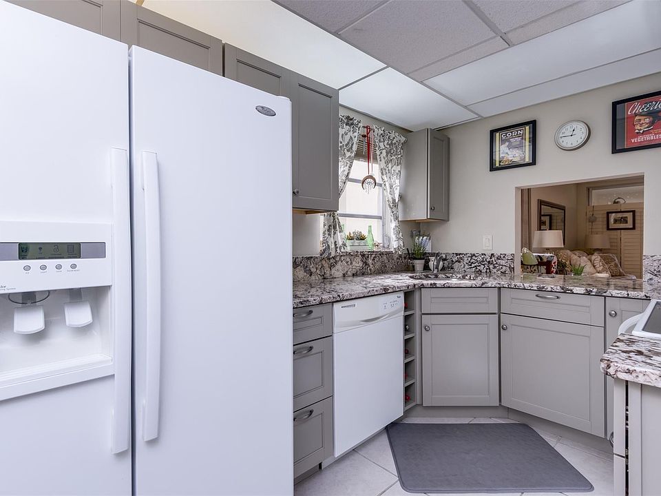 1st image of 5901 NW 61st Avenue #101