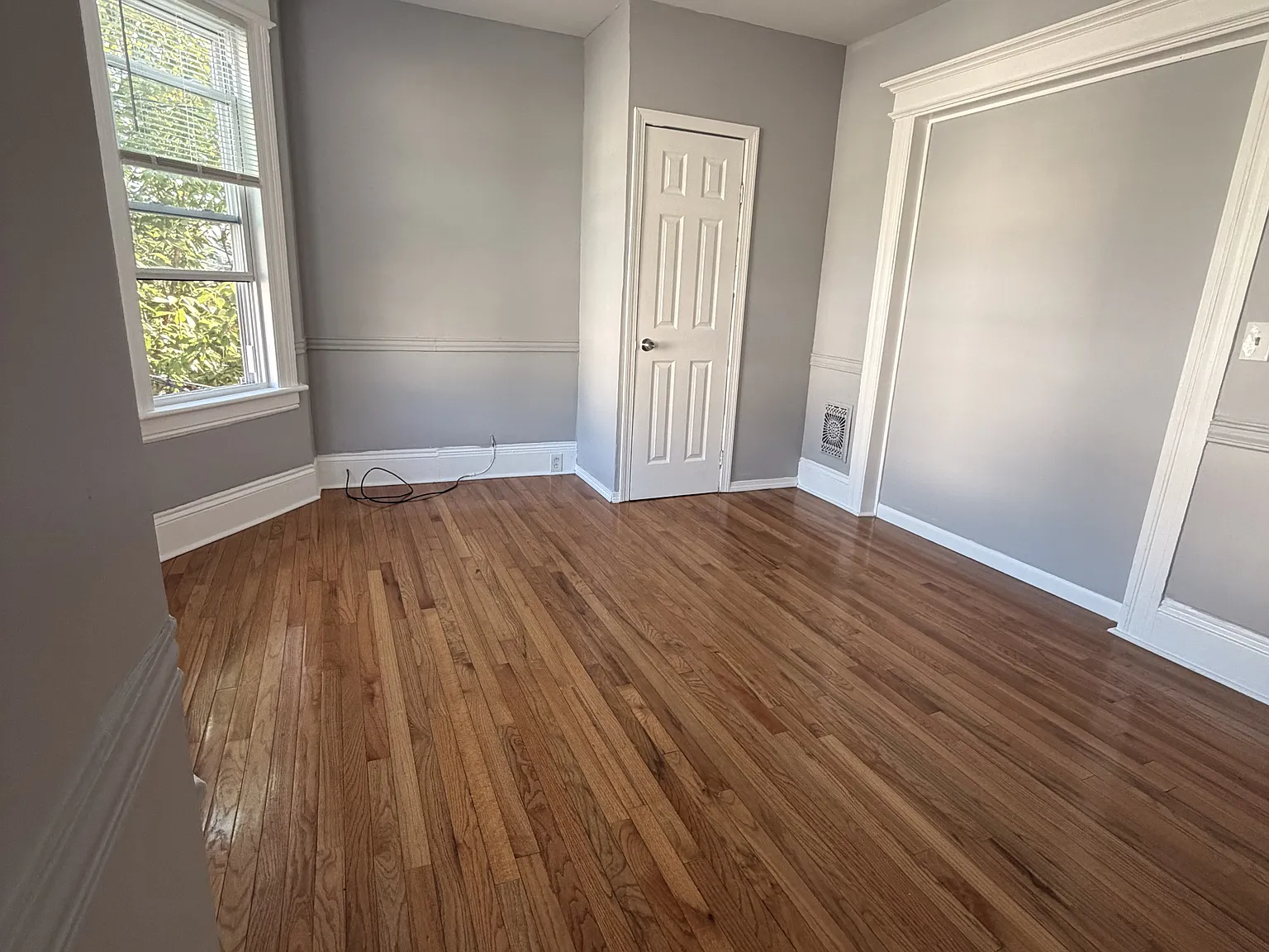 3 bed, 1206 sqft, $1,800 — Photo 2