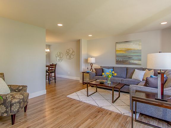 3rd image of 255 Lake Louise Dr SW