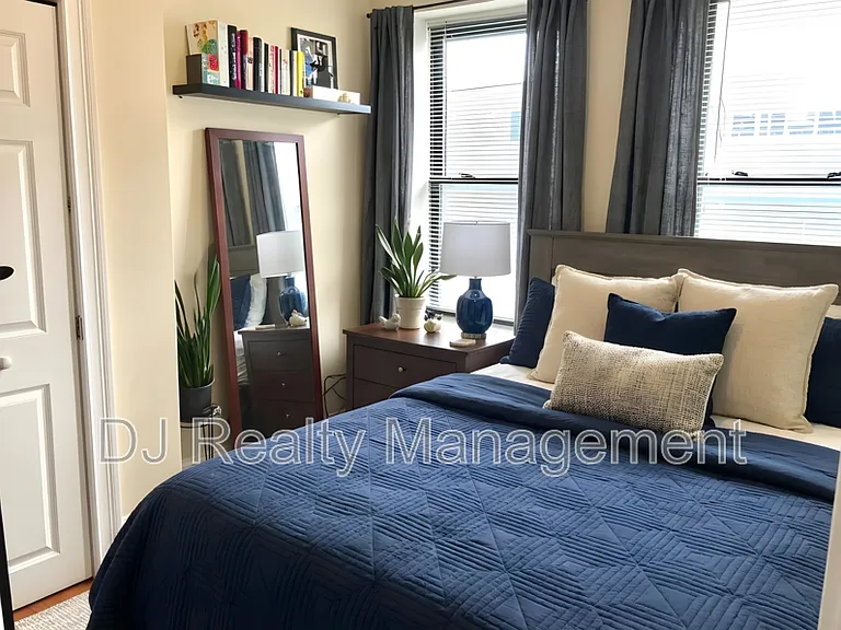 466 Commercial St #7 — Photo 3