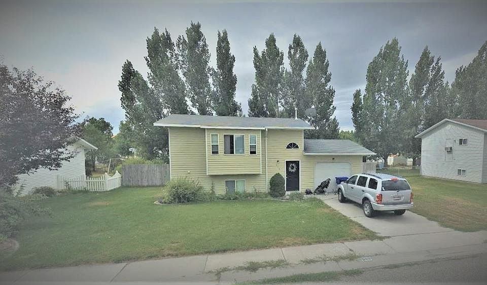 1st image of 660 Nina Dr
