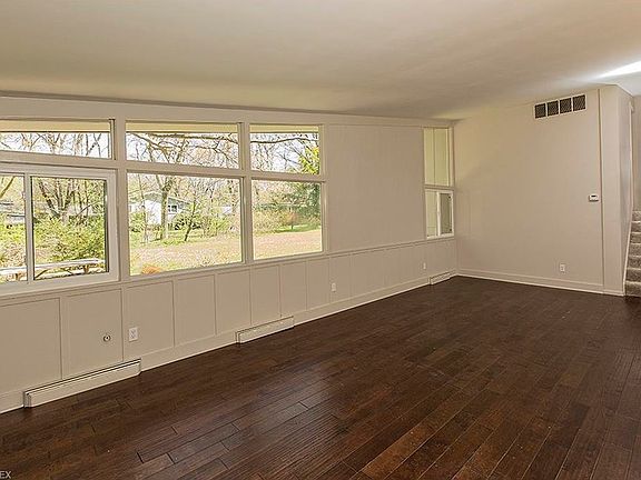 5th image of 7736 Birchmont Dr