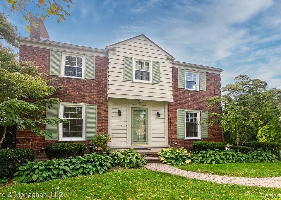 1st image of 707 Lakepointe St