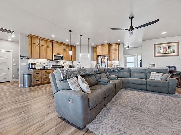 5th image of 1005 Kenbrook Loop