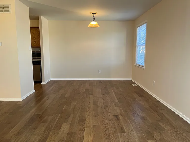 Dining Area 8'3" x 11'2"