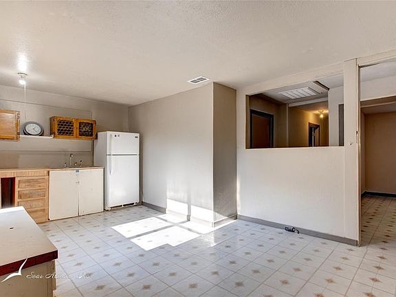5th image of 278 Sunset Dr