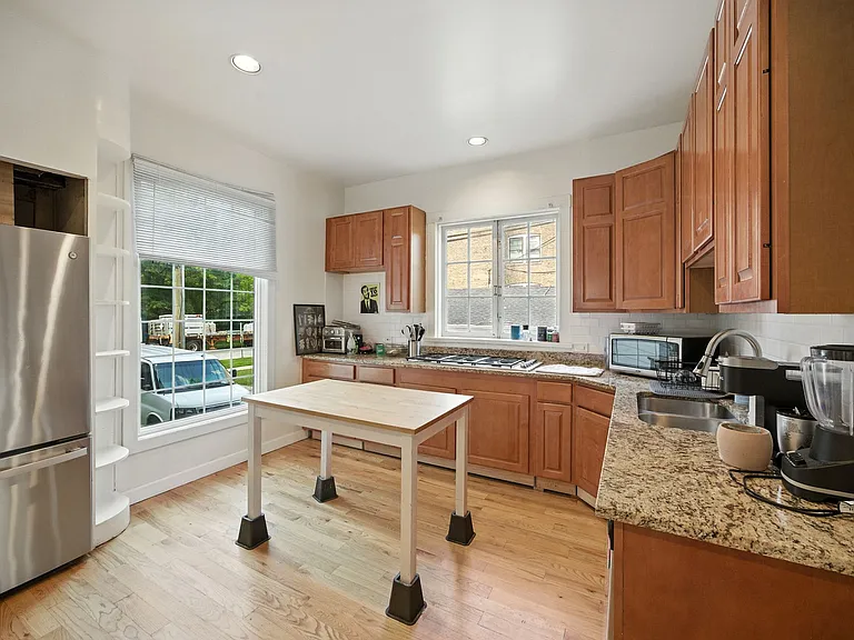 627 Library Pl — Photo 15