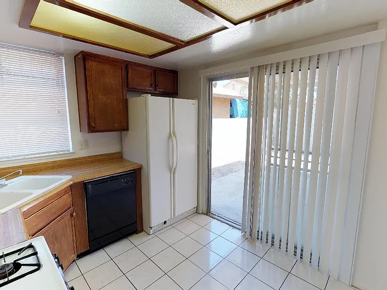 4005 Saguaro Ln — Photo 6