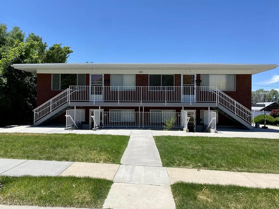 300 S Fairlane Dr #1