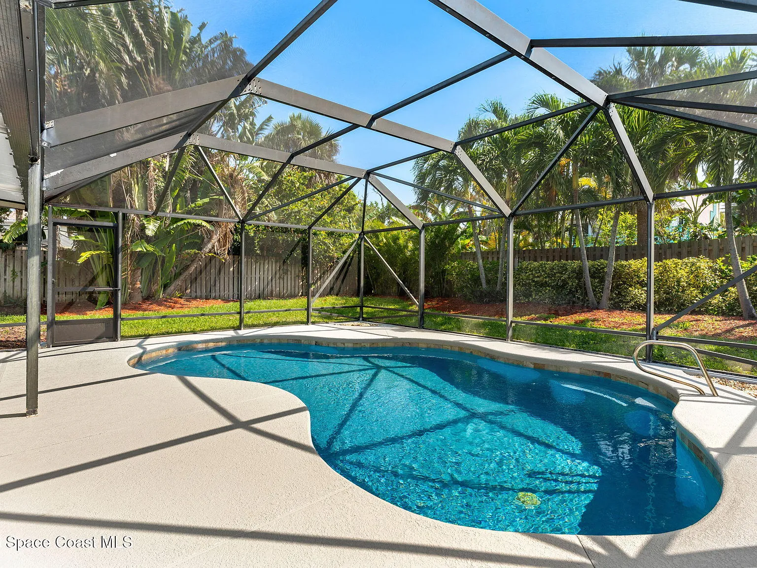 4 bed, 2.5 bath, 2186 sqft, $5,500 — Photo 2