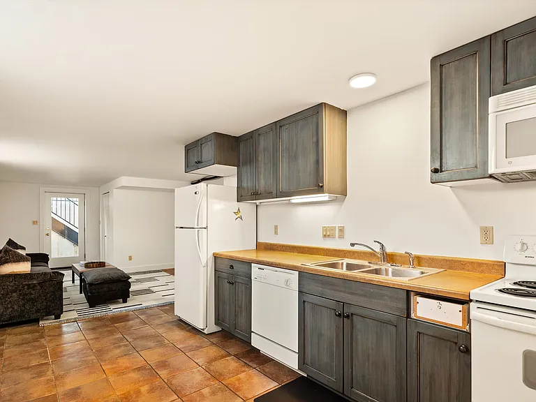 406 W Smuggler St — Photo 11