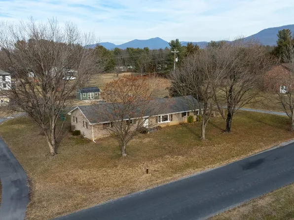 54 Thorofare Rd, Crimora, VA 24431