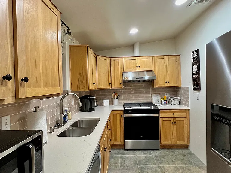 244 S Railroad Ave — Photo 9