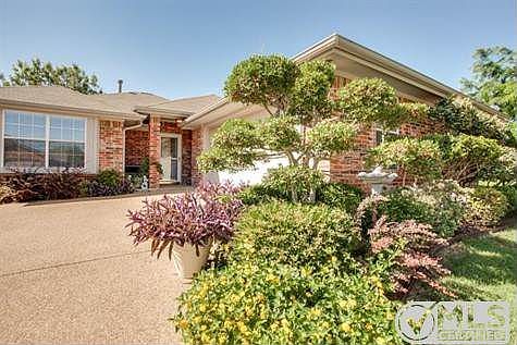 2nd image of 716 Nandina Way