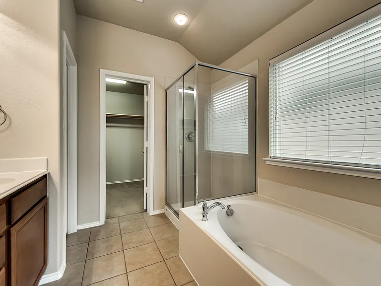 2116 Hartley Dr — Photo 11