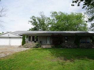 7986 State Route 37, Kinmundy, IL