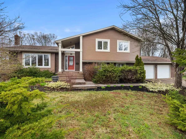 13 Bardin Cres, Charlottetown, PE C1E 1L7