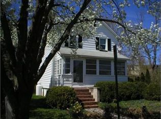 11 Spring St, Far Hills, NJ 07931