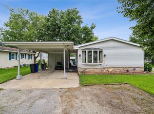 905 Park Ave, Center Point, IA 52213