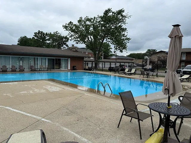 1900 W Knightsbridge Dr #2A — Photo 12