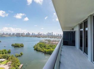 16391 Biscayne Blvd, North Miami Beach, FL 33160