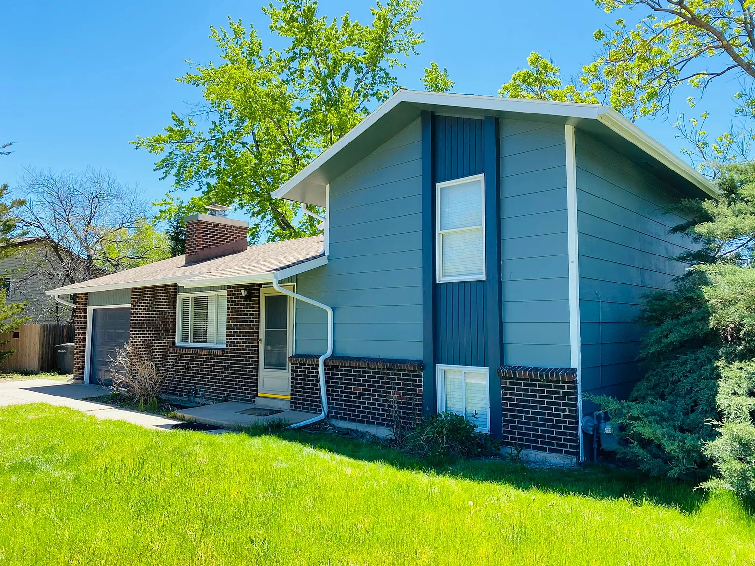 4 bed, 1320 sqft, $3,000 — Photo 1