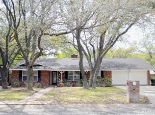113 Bluet Ln, Castle Hills, TX 78213