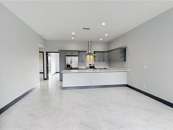 2nd image of 1313 NE 8th Pl