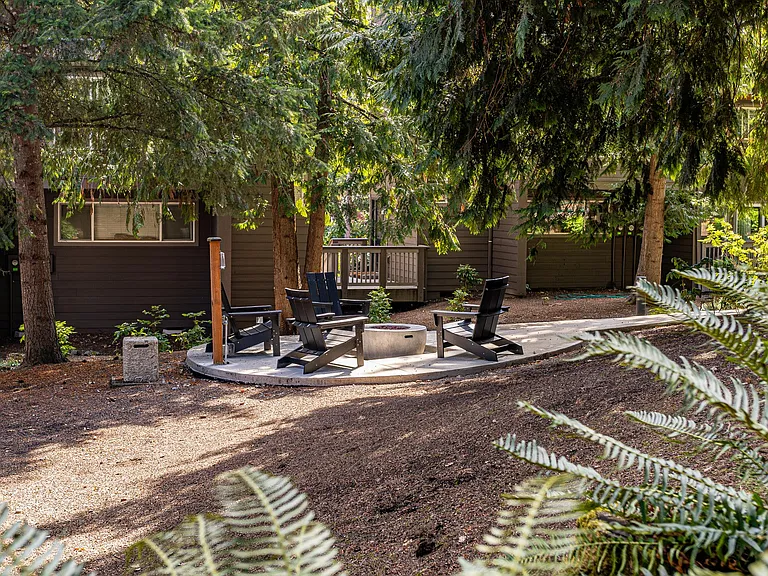 Larkspur West Linn — Photo 10