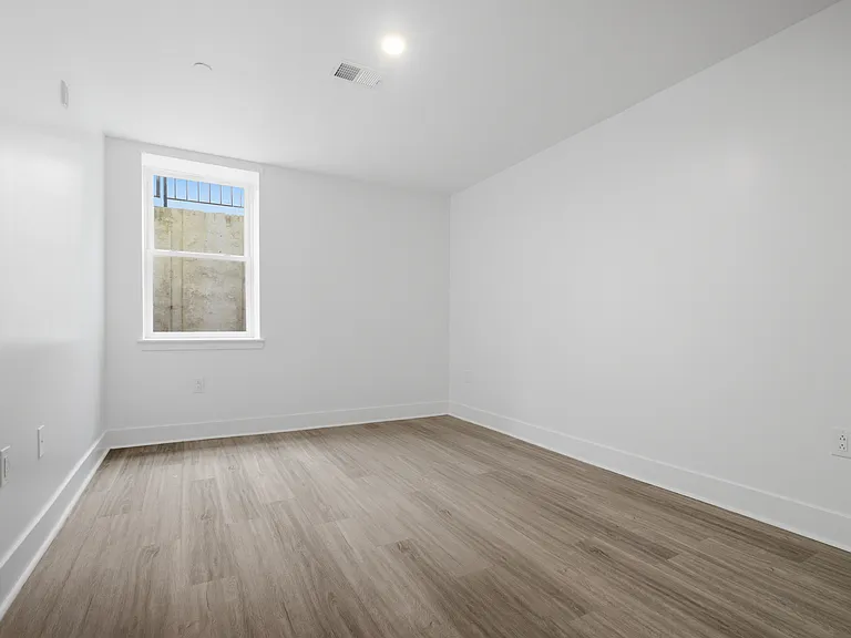 6036 Market St #1C — Photo 3