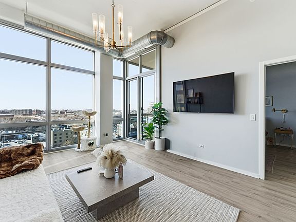3rd image of 1819 S Michigan Ave Unit 1104