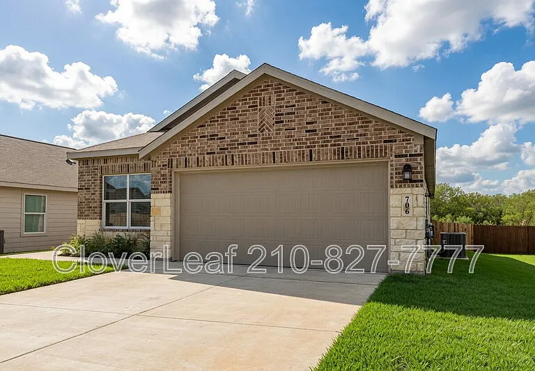 706 Red Field Way — Photo 3