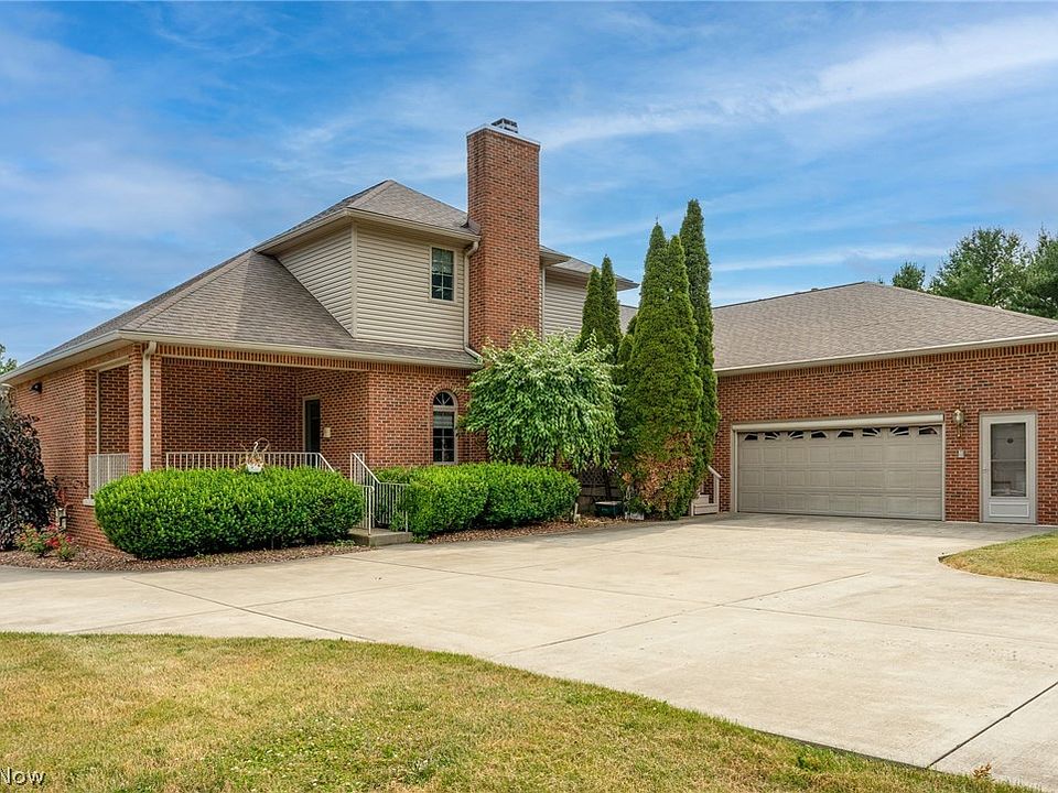 8211 Oak Tree Vis, Hubbard, OH 44425 Zillow