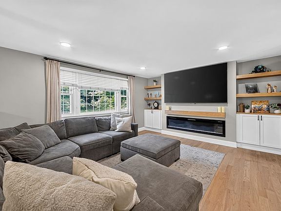 2nd image of 24A Sparhawk Drive