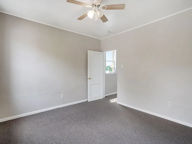 Convenient 2 Bedroom home in Mt. Washington available July 1! — Photo 7