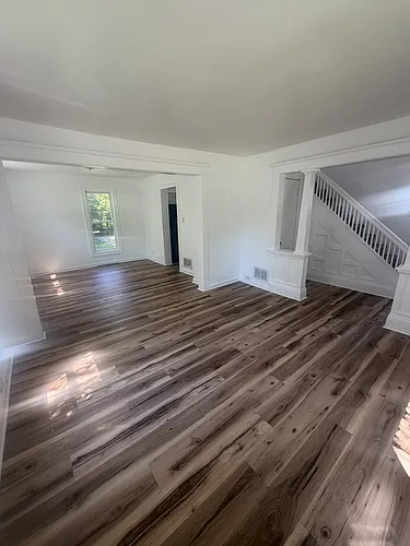 218 Goguac St W Photo 1