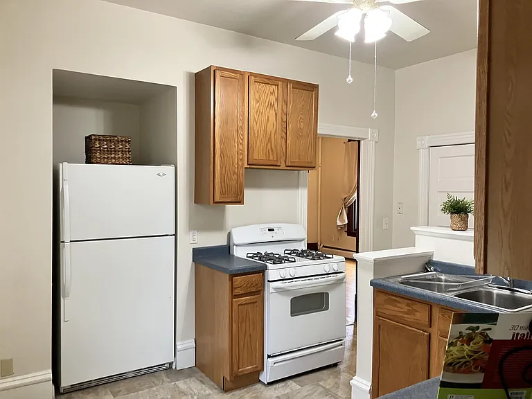 1908 Jackson St NE #1 — Photo 4