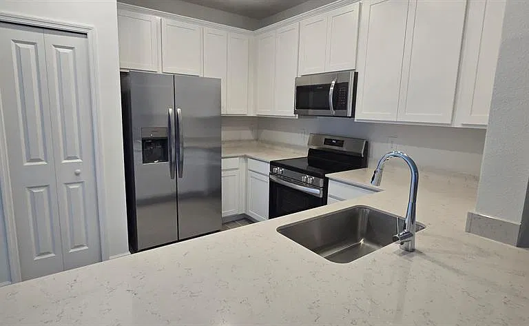3577 SE 37th Ct — Photo 3