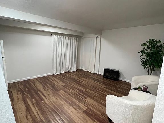 2nd image of 4402 N Lakewood Blvd #4404