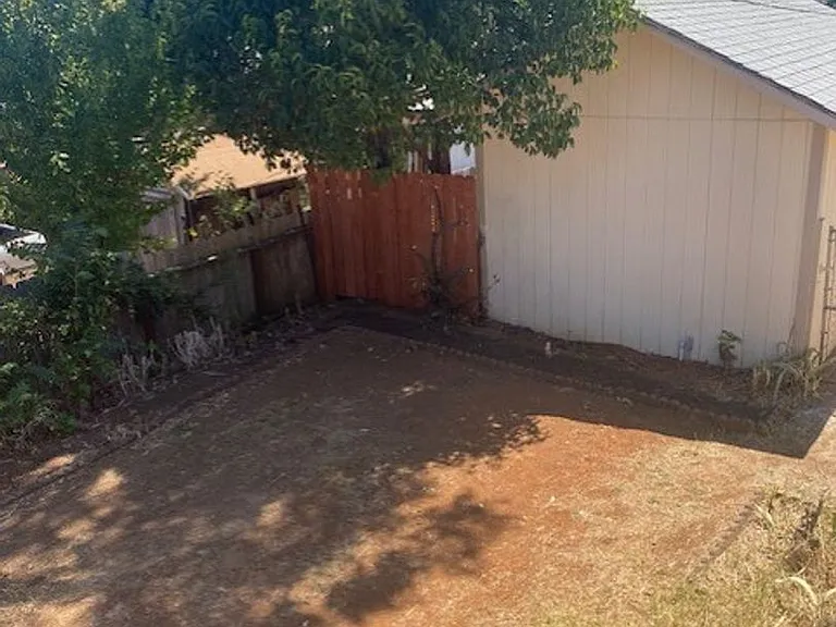 1645 Montana Ave — Photo 13