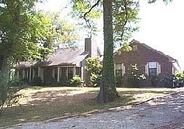 2nd image of 3016 Lancaster Cir