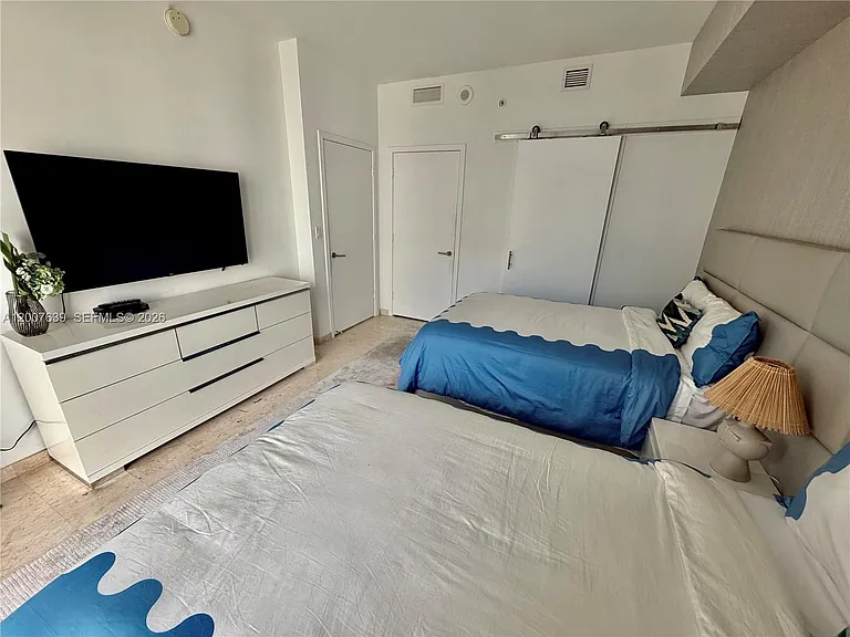 88 SW 7th St #1109 — Photo 20