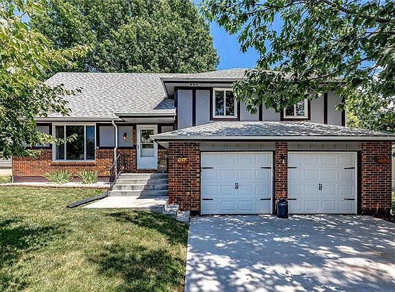3rd image of 613 SE Richardson Pl