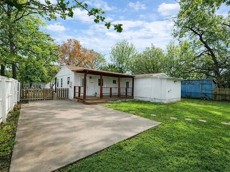 4611 Milburn Ln — Photo 23