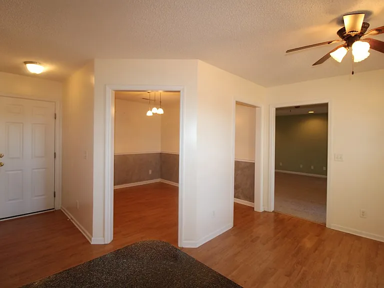 305 Trillium Ln — Photo 11