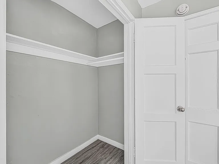 445 W 15th St — Photo 33