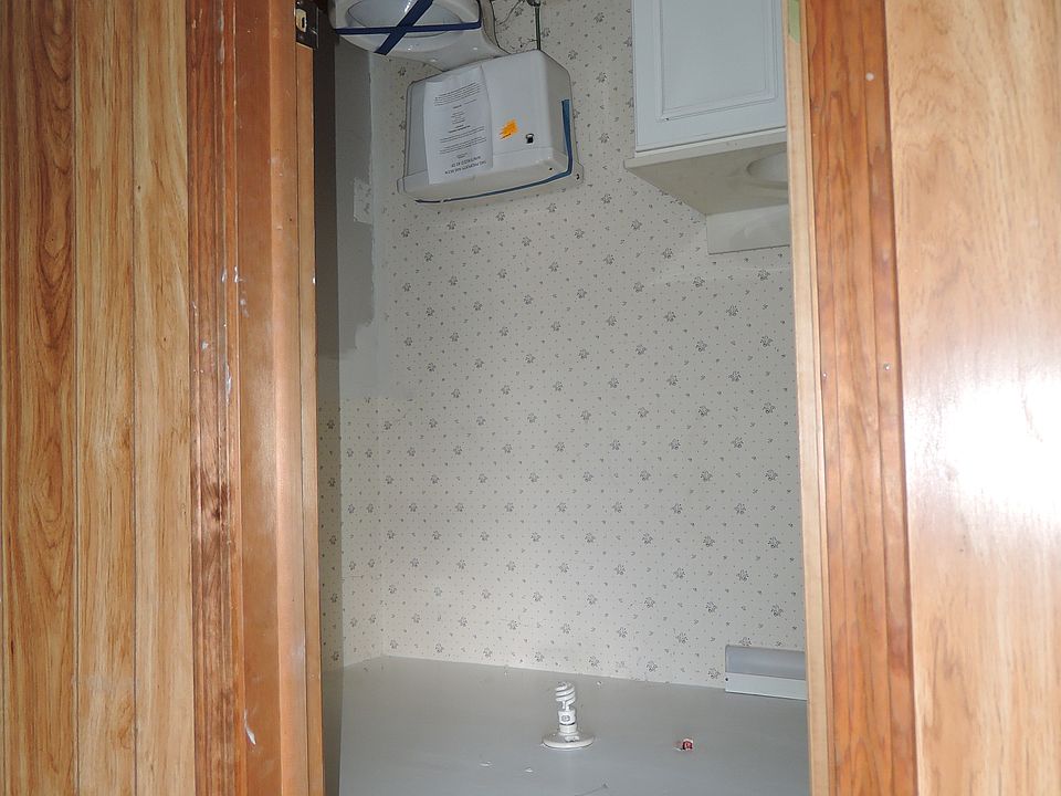 1st image of 611 Hazen St