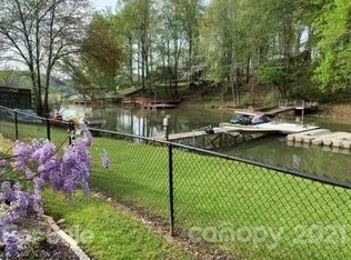 2678 Lake Shore Rd S, Denver, NC 28037