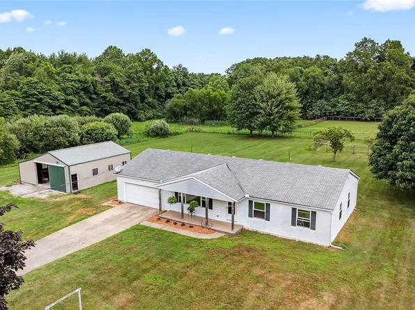 2109 Bennett Rd, Madison, OH 44057