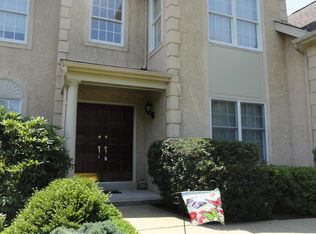 8 Laurel Ln, Newtown Square, PA 19073
